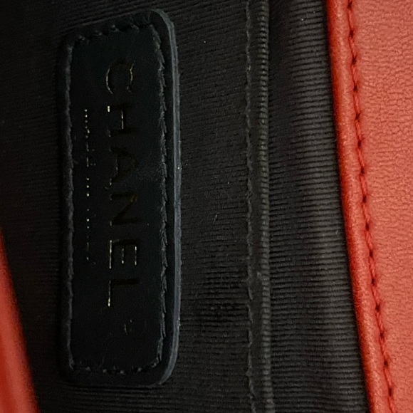 CHANEL Matrasse Boy Plaid Bag - Picture 5 of 10